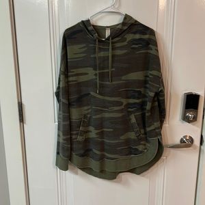 Altar’d State camo hooded light weight sweatshirt Size M